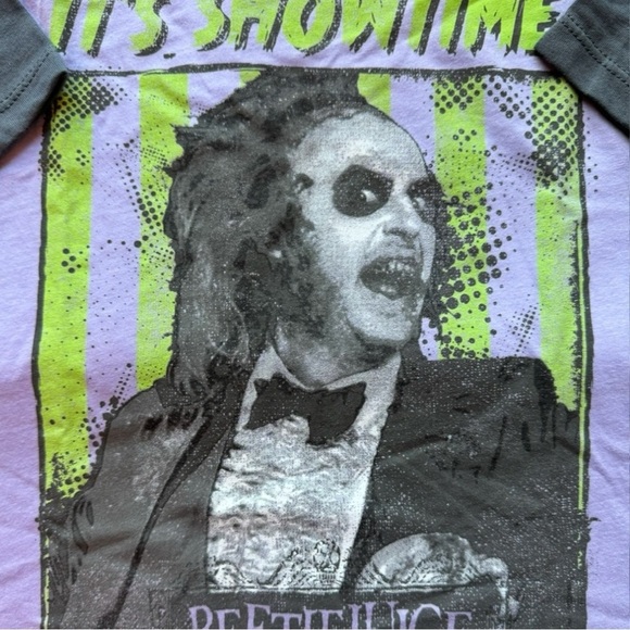 Beetlejuice “It’s Showtime” Graphic Raglan Baseball Tee - Juniors Size M - NWT - Picture 3 of 10